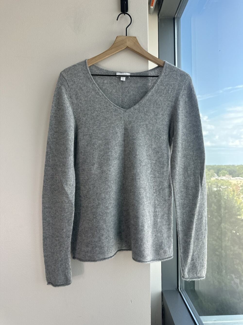 14th & Union Sweater Womens Medium Gray 100% Cashmere V-Neck Long Sleeve Sz L